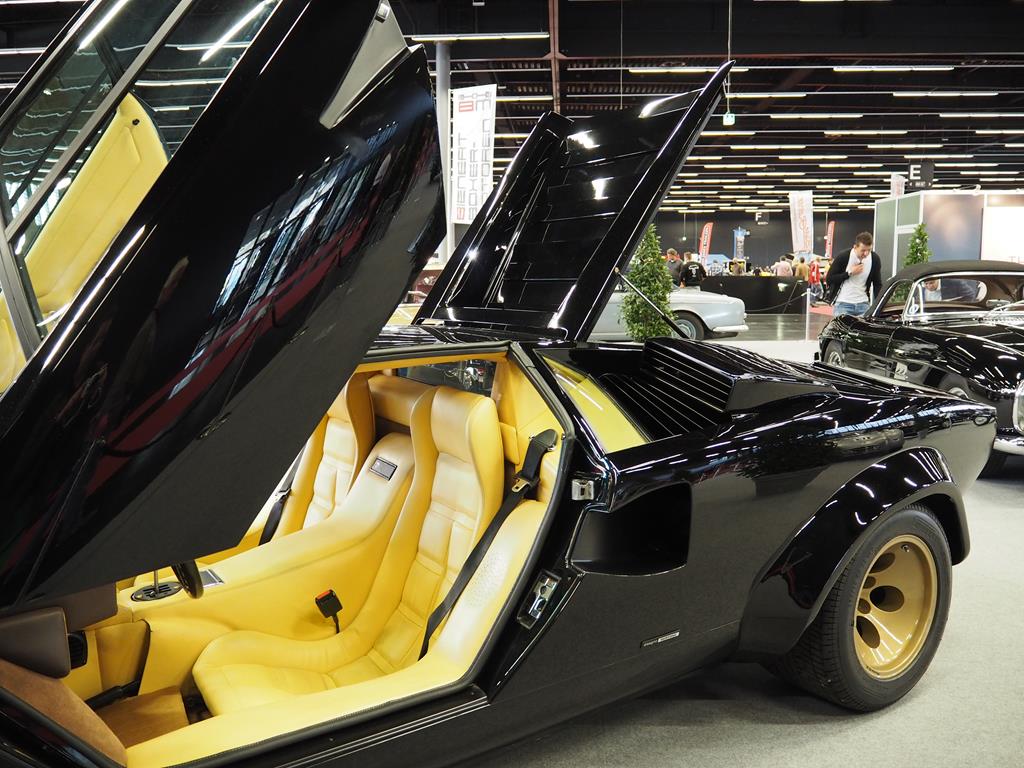 Lamborghini Countach 