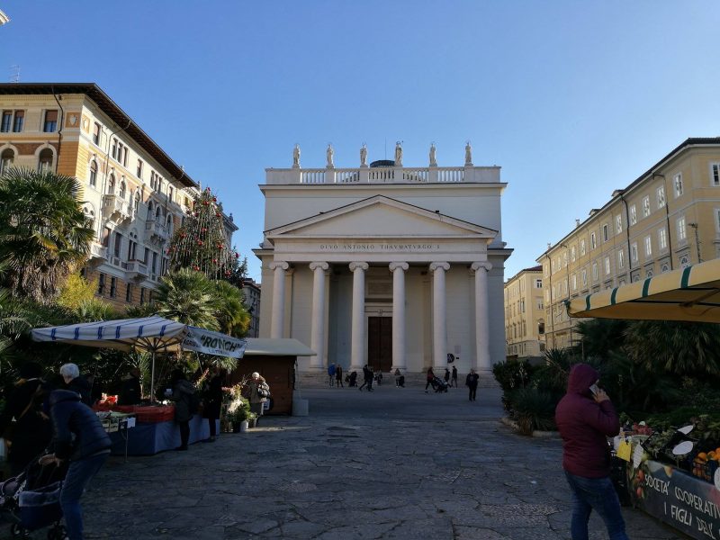 Piazza del Ponterosso, Centro Trieste