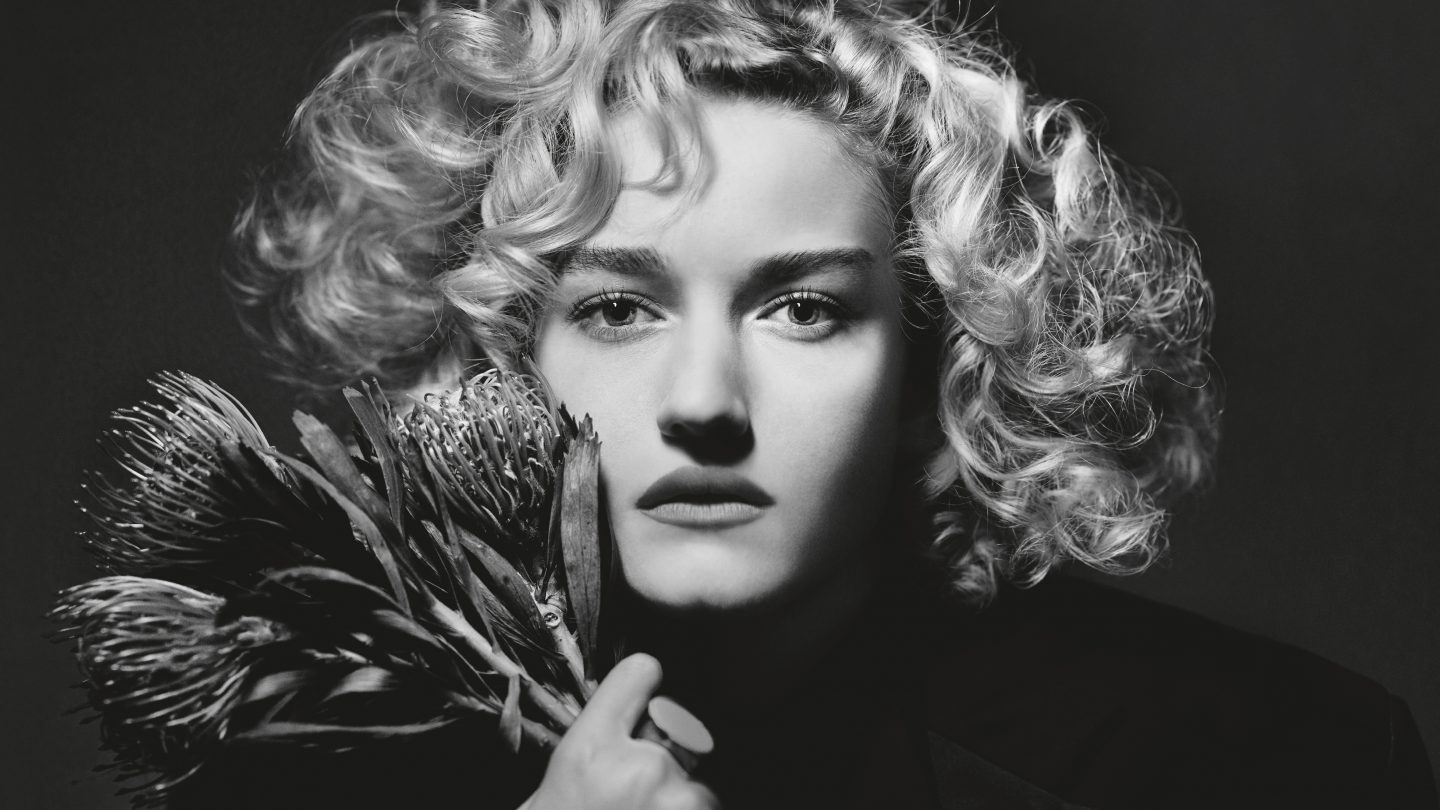 JULIA_GARNER2_HQ