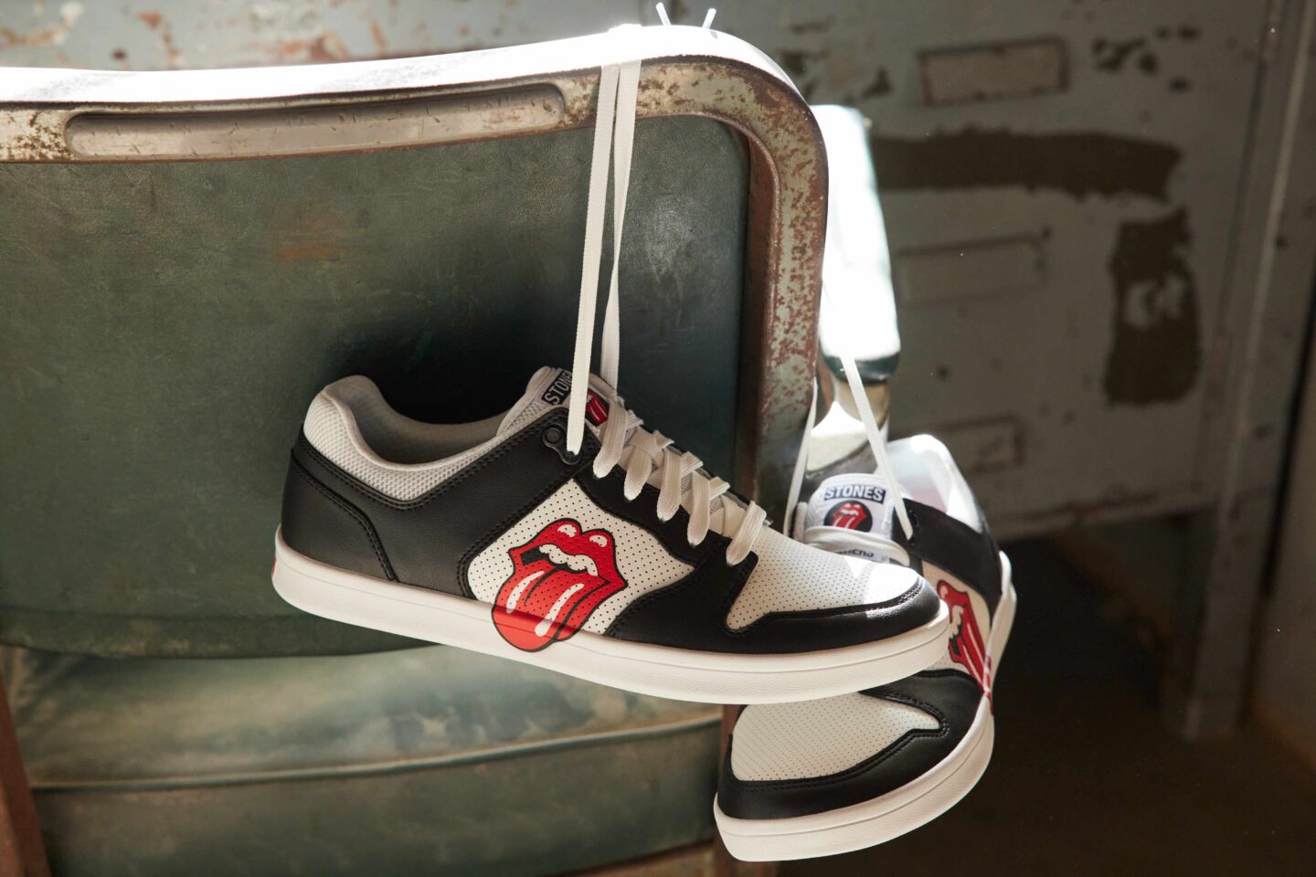 SKECHERS X THE ROLLING STONES: CLASSIC CUP – EURO LICK 210745 BKW