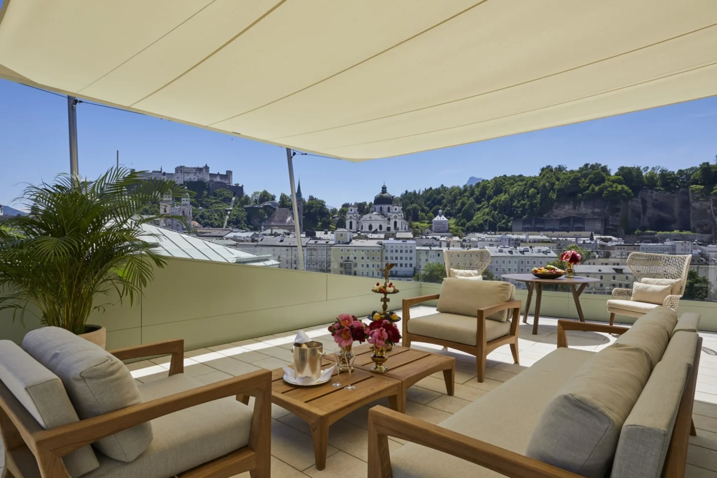 sky-suite-terrasse-hotel-sacher-salzburg-scaled-1920×9999.jpg