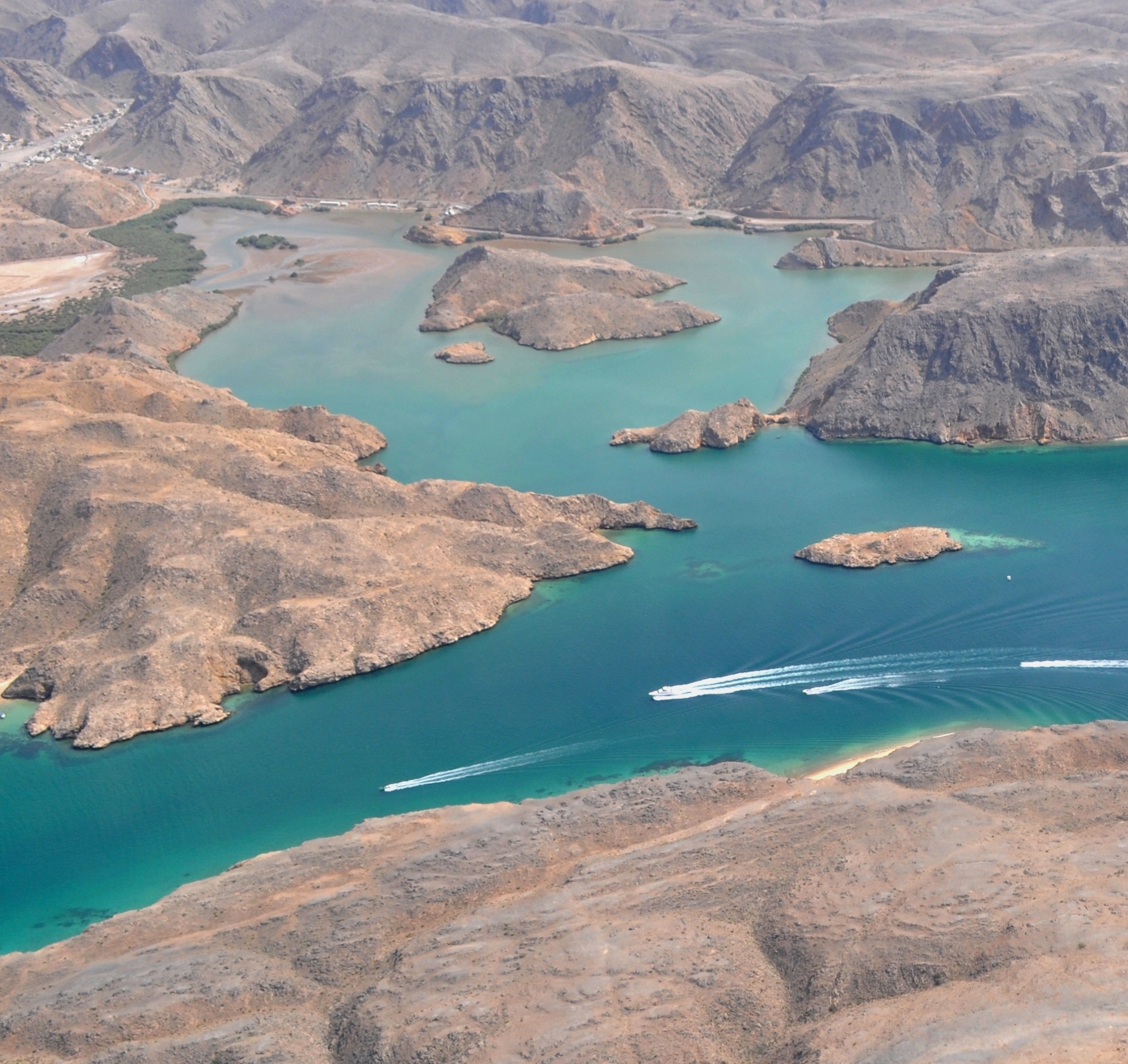 Best diving spots in Oman Bandar Khayran