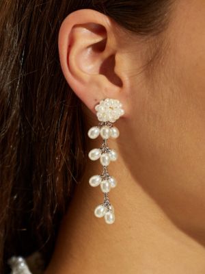 Self-Portrait pearl earrings detail